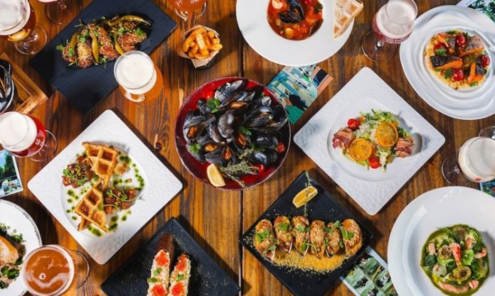 Belçika mutfağı, hem Fransız hem de Hollanda mutfağından izler taşıyan, aynı zamanda kendine özgü tarifleriyle öne çıkan bir gastronomi dünyasına sahiptir. Ülkenin coğrafi konumu, tarih boyunca farklı kültürlerden etkilenmesine ve bu etkilerin yemeklere yansımasına olanak tanımıştır. Belçika yemekleri, kaliteli malzemeler, özenli sunum ve zengin tat çeşitliliği ile tanınır. Konulu bir haber görseli.