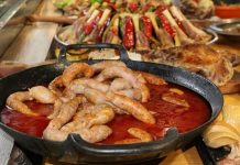 Doğu Anadolu mutfağı, Türkiye’nin en yüksek rakımlı ve sert iklimli bölgelerinden birinde şekillenmiş, zengin kültürel mirasıyla dikkat çeken bir gastronomi hazinesidir. Sert kış koşulları, beslenme alışkanlıklarını doğrudan etkiler ve bölge yemeklerinin çoğunda yüksek enerji veren malzemeler ön plandadır. Et yemekleri, baklagiller, tereyağı ve süt ürünleri, mutfağın temel taşlarını oluşturur. Konulu bir haber görseli.