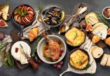 Fransız Mutfağıyla Sofralarda Sanat: Lezzet ve Zarafet Yolculuğu Fransız mutfağı, dünya gastronomi kültürünün en prestijli ve etkileyici örneklerinden biri olarak kabul edilir. Hem teknik hem de estetik açıdan öne çıkan bu mutfak, zengin tarihinden aldığı ilhamla modern sofralara taşınır. Fransız mutfağı, sadece yemek pişirme değil, aynı zamanda bir sanat ve kültür deneyimi olarak da değerlendiriliyor. Her tabak, özenle seçilmiş malzemeler ve ustaca hazırlanmış tekniklerle sunulur. Konulu bir haber görseli.