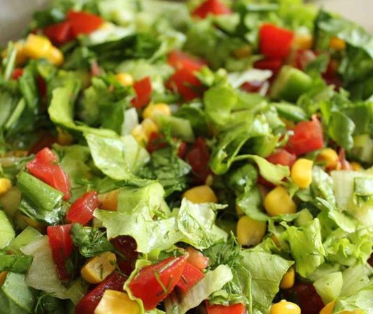 Soğuk yemek çeşitleri, modern mutfakların vazgeçilmez bir parçası hâline gelmiştir.