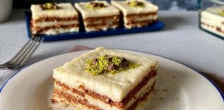 Sütlü Tatlılar Sofralara Lezzet Katıyor Sütlü tatlılar, Türk mutfağının en sevilen ve hafif tatlı seçenekleri arasında yer alır. Yüzyıllardır sofralarımızda yer bulan bu tatlılar, hem lezzeti hem de besleyici özellikleri ile öne çıkar. Özellikle yaz aylarında ferahlatıcı etkisi, kış aylarında ise sıcak ve huzur verici aroması ile tercih edilir. Sütlü tatlıların en önemli özelliği, süt bazlı olmaları sayesinde düşük yağ oranına sahip olmalarıdır. Bu sayede hem yetişkinler hem de çocuklar için sağlıklı bir tatlı alternatifi oluştururlar. Konulu bir haber görseli.