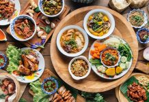 Tayland mutfağı, dünyanın dört bir yanında egzotik lezzetleri, dengeli tatları ve eşsiz baharat kullanımıyla tanınır. Tatlı, ekşi, tuzlu ve acı tatların aynı tabakta ustaca harmanlanması, bu mutfağı gastronomi dünyasında özel bir yere taşır. Uzak Doğu’nun mutfak kültürleri arasında Tayland yemekleri, hem sağlıklı hem de doyurucu oluşuyla öne çıkar. Sokak lezzetlerinden lüks restoran menülerine kadar uzanan geniş yelpazesi sayesinde her damak tadına uygun alternatifler sunar. Konulu bir haber görseli.