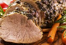 Et yemekleri denildiğinde akla gelen ilk seçeneklerden biri olan dana rosto, özellikle davet sofralarının vazgeçilmezlerinden biridir. Geleneksel bir pişirme yöntemiyle hazırlanan bu yemek, hem görselliği hem de lezzetiyle sofraları şenlendiren özel tariflerden biridir. Özellikle kalabalık aile yemeklerinde ya da özel günlerde tercih edilen bu yemek, hem doyurucu hem de gösterişli oluşuyla öne çıkar. Konulu bir haber görseli.