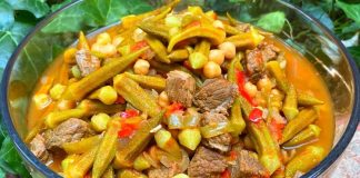 Etli bamya, Türk mutfağının vazgeçilmez lezzetlerinden biri olarak sofralarda kendine özel bir yer edinmiştir. Hem etin protein bakımından zengin içeriğini hem de bamyanın lif ve vitamin değerini bir araya getiren bu yemek, dengeli beslenme açısından oldukça önemlidir. Bamya, özellikle yaz aylarında taze olarak kullanıldığında yemeğe tatlımsı ve hafif ekşi bir aroma kazandırır. Konulu bir haber görseli.