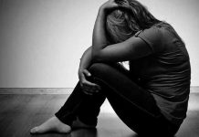 Depresyon, günümüzde birçok insanın yaşam kalitesini etkileyen önemli bir ruhsal durum olarak öne çıkıyor. Günlük hayatta yaşanan stres, sosyal baskılar ve düzensiz yaşam alışkanlıkları, ruhsal dengeyi olumsuz yönde etkileyebiliyor. Bu noktada beslenme düzeni, yalnızca fiziksel sağlığı değil, zihinsel ve duygusal durumu da yakından ilgilendiriyor. depresyon diyeti, ruh sağlığını desteklemeyi amaçlayan, dengeli ve sürdürülebilir bir beslenme anlayışı olarak dikkat çekiyor. Konulu bir haber görseli.