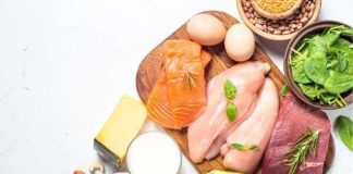 Yüksek Protein Yemeklerle Beslenme Düzeni Güçleniyor Ve Günlük Hayata Uyum Sağlıyor Son yıllarda sağlıklı yaşam arayışının artmasıyla birlikte beslenme tercihleri de önemli ölçüde değişmeye başladı. Bu değişimin merkezinde ise yüksek protein yemek anlayışı yer alıyor. Eskiden yalnızca sporculara veya yoğun fiziksel aktivite yapan bireylere özgü olduğu düşünülen protein ağırlıklı beslenme, bugün çok daha geniş bir kitle tarafından tercih ediliyor. Günlük hayatta daha dengeli, tok tutan ve sürdürülebilir bir beslenme düzeni arayan kişiler için yüksek proteinli öğünler dikkat çekici bir alternatif sunuyor. Konulu bir haber görseli.